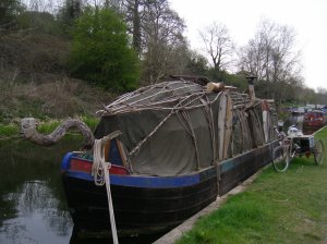 narrow boat on the Kennet and Avon canal
